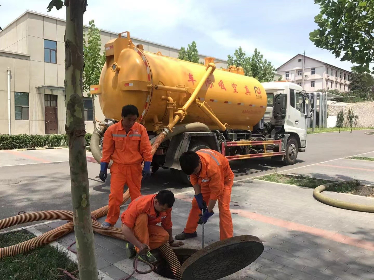 秀山化粪池清理与5-8吨吸粪车施工效率分析